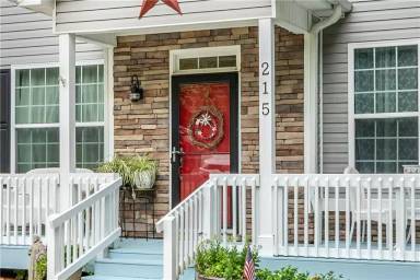 Main picture of 215 Cherokee Village Dr