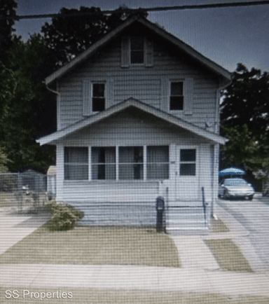 Main picture of 585 Winans Ave