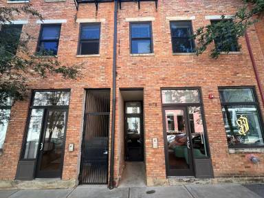 Main picture of 1118 Broadway St