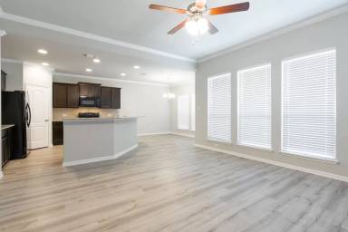 Main picture of 838 Wyndcrest Dr