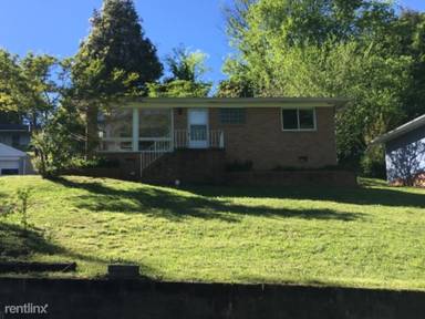 Main picture of 403 Lowell St