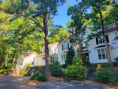 Main picture of 3813 Carnegie Ln