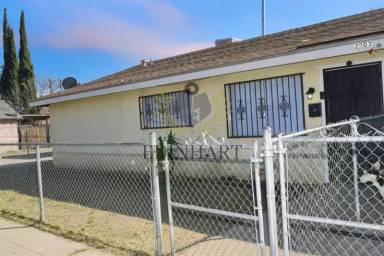 Main picture of 2303 S Poppy Ave