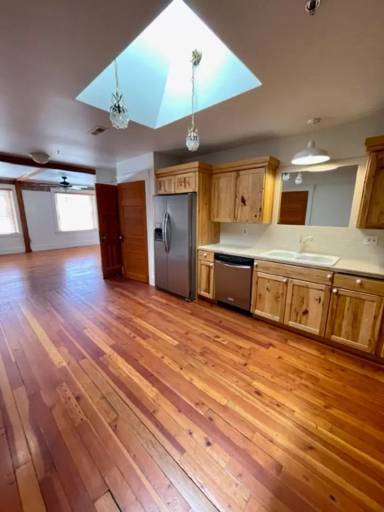 Main picture of 1033 NW Bond St