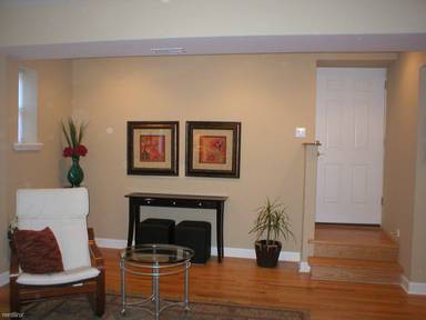 Main picture of 2618 W Rosemont Ave