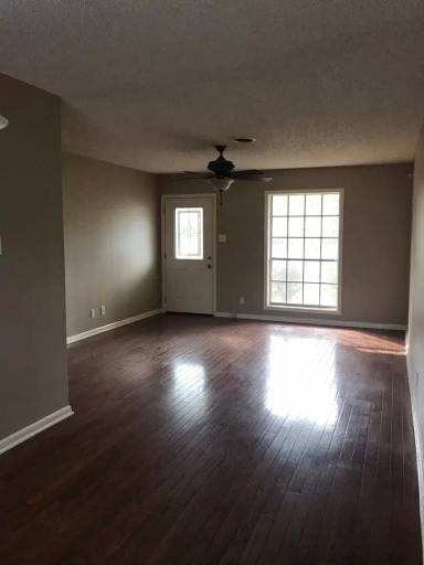 Main picture of 300 Holly Ridge Dr
