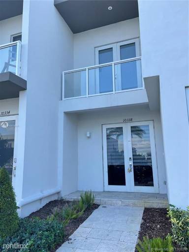 Main picture of 10338 NW 66th St