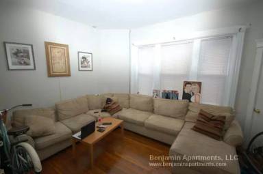 Main picture of 881 Huntington Ave