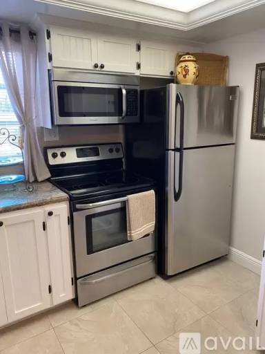 Main picture of 5 High Point Cir W