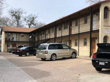 Main picture of 703 N Gilmer St