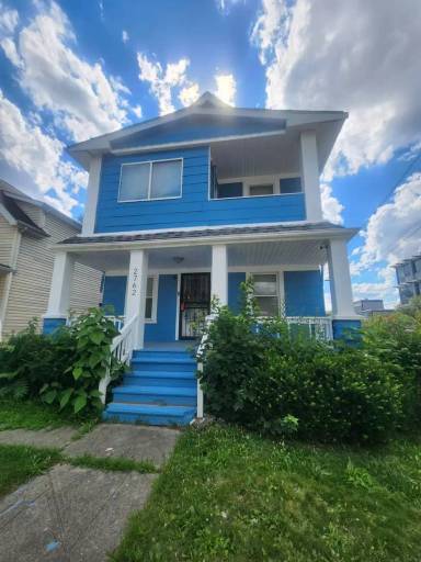 Main picture of 2762 E 120th St
