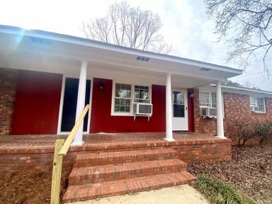 Main picture of 210 Cochran Rd