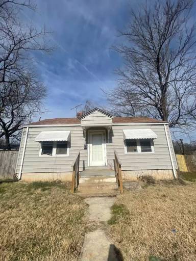 Main picture of 815 E Locust St