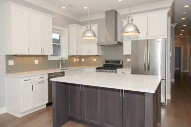 Main picture of 1241 W Oakdale Ave