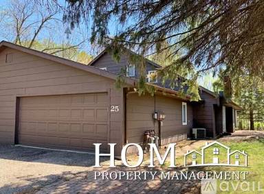 Main picture of 25 Camelot Ln