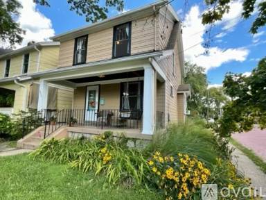 Main picture of 1131 E End Ave