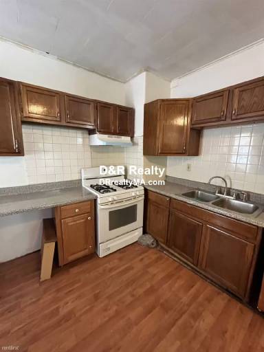 Main picture of 228 Broadway