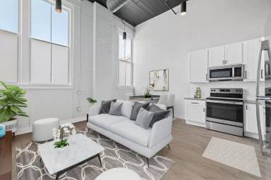 Main picture of 4160 Olive St