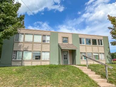 Main picture of 1014 W Bluff St