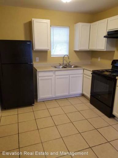 Main picture of 1414 Powell St