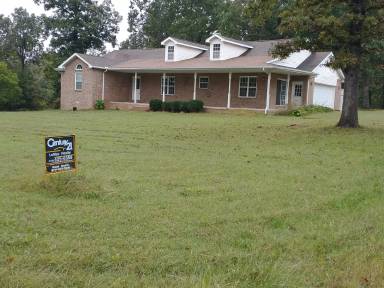 Main picture of 24 Davey Ln