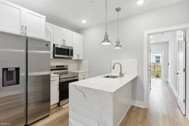 Main picture of 2547 Frankford Ave