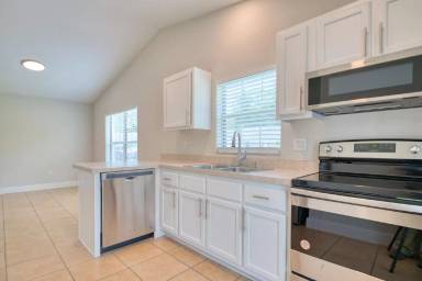 Main picture of 3435 NE 55th Ave