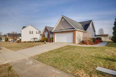 Main picture of 205 Rockingham Meadows Dr