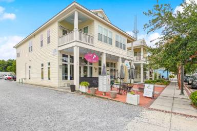 Main picture of 200 Jeff Davis Ave