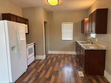 Main picture of 940 South St