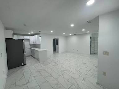 Main picture of 4357 Cassius St