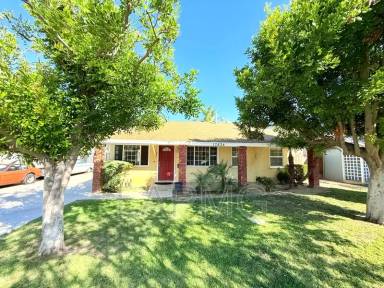 Main picture of 17537 Baltar St