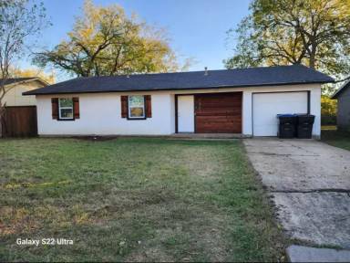 Main picture of 4901 Church St