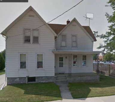 Main picture of 315 E Maple St