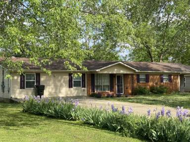 Main picture of 127 Allred Rd