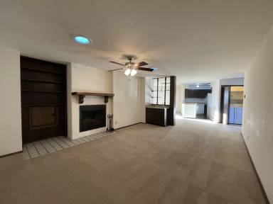 Main picture of 7 Village Pl
