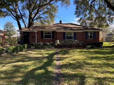 Main picture of 2883 Seville Ct