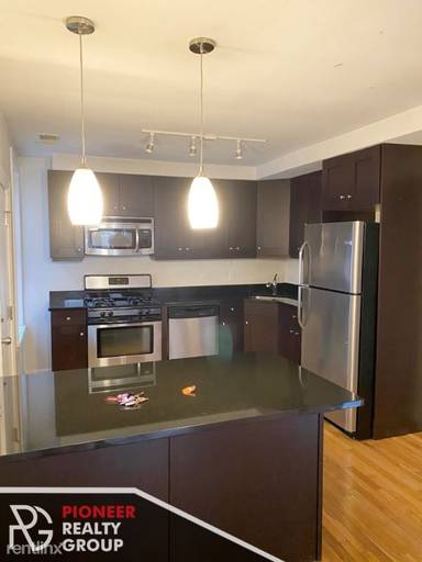 Main picture of 3808 N Sheffield Ave