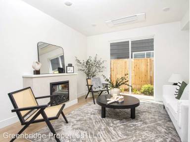 Main picture of 7511 N Clarendon Ave
