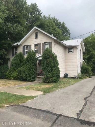 Main picture of 205 W Poplar St