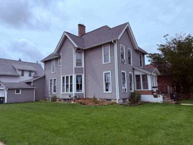 Main picture of 321 Clay St
