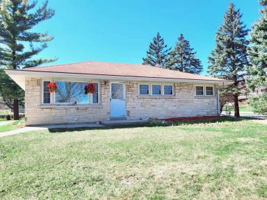Main picture of 725 S Bobolink Dr
