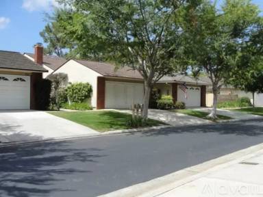 Main picture of 5185 Thorn Tree Ln