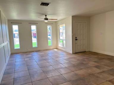Main picture of 10410 N 37th Dr