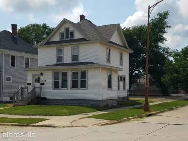 Main picture of 309 1st Ave NW