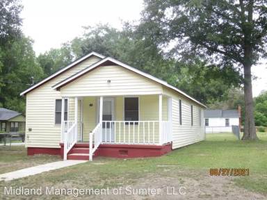 Main picture of 108 Middle St