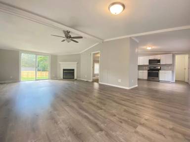 Main picture of 1312 Redwing Rd