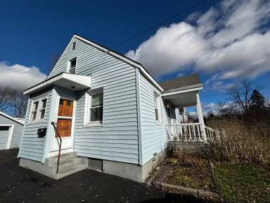 Main picture of 415 Mayberry Rd