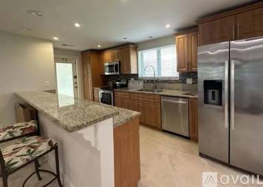 Main picture of 952 SW 13th Dr