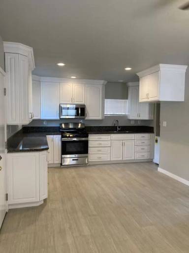 Main picture of 6321 Canobie Ave